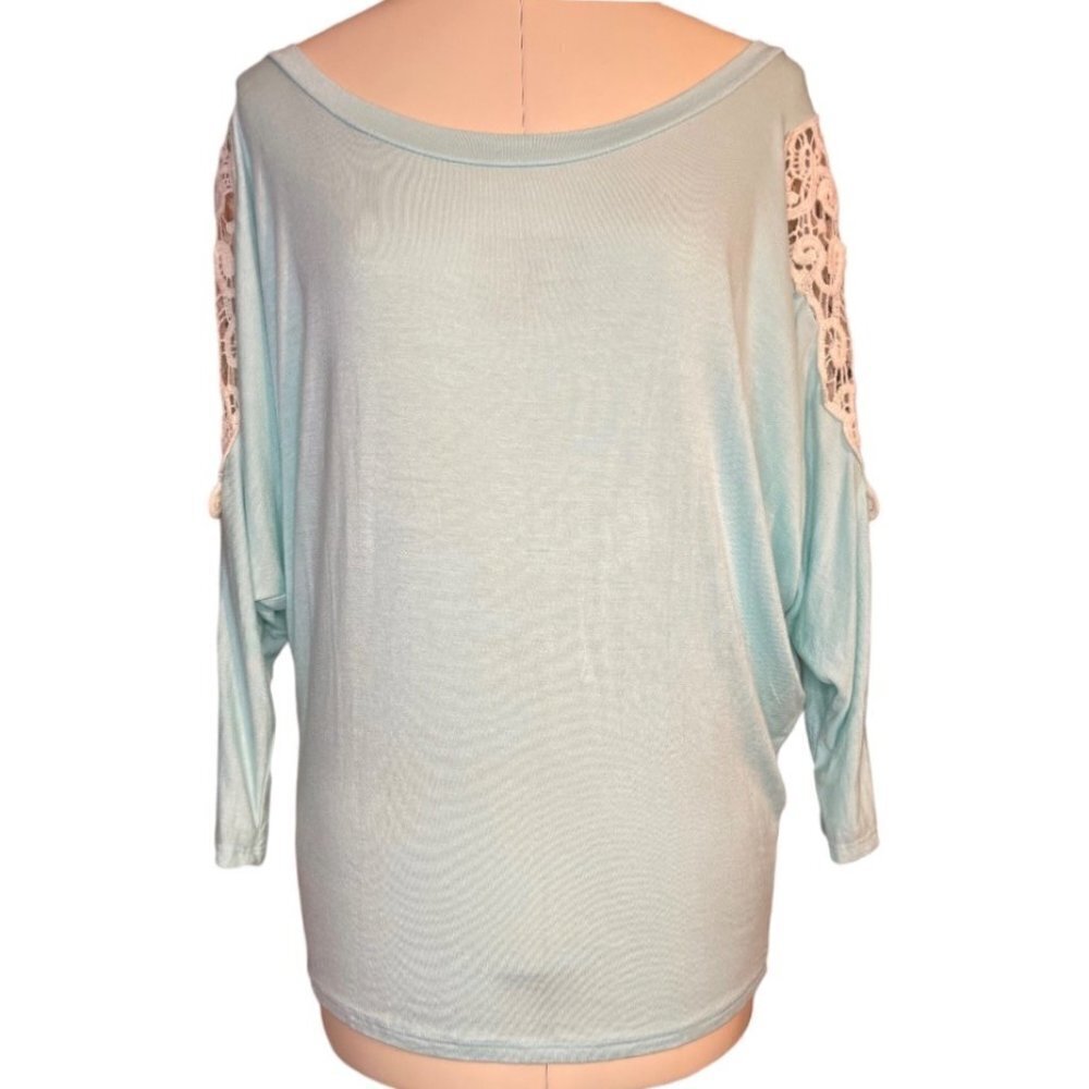 Women's Mint Green & Ivory Lace‎ Pullover Top Size Small Dolman Sleeves Stretch